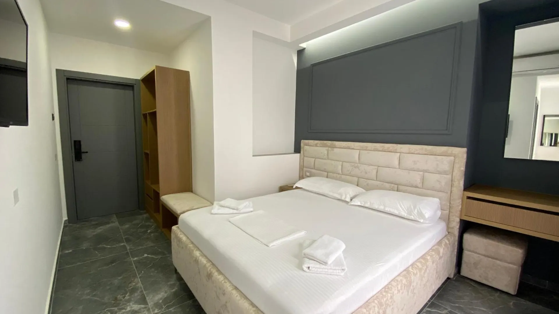 Hotel Leodori 2 Shëngjin 0*,